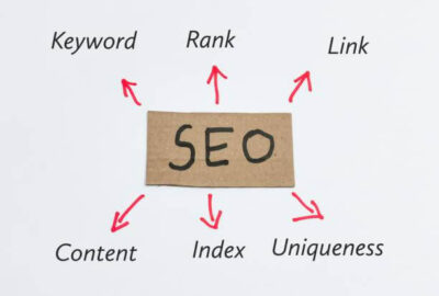 Various interconnected arrows symbolizing a strategic link-building approach for search engine optimization (SEO).